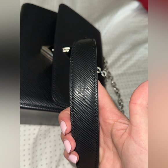 Louis Vuitton Twist MM - Picture 8 of 10